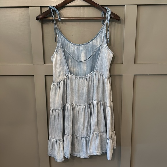 Rails Freya Dress Chambray Tiered Ruffle Spaghetti Strap Tencel Size Medium - Picture 7 of 10